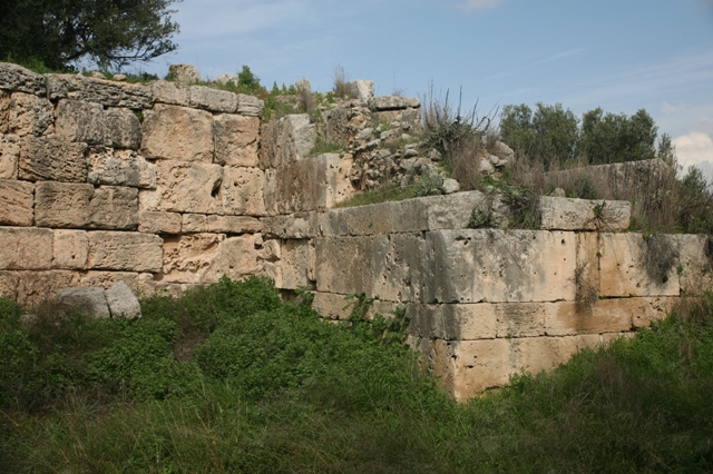 Isthmia - Hexamilion fortress wall and tower
